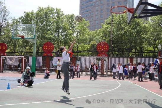 小学生篮球训练动作_0